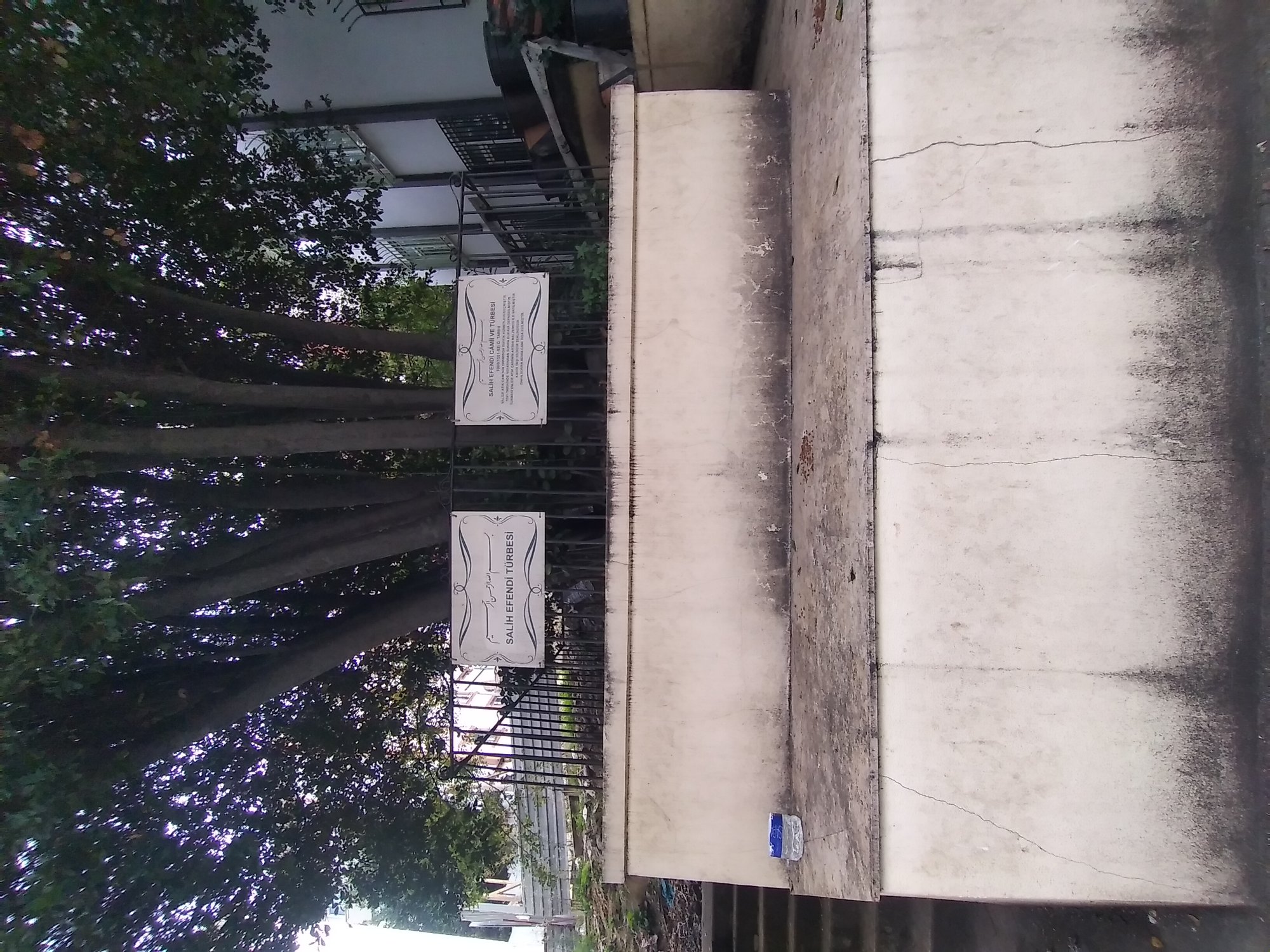 Salih Efendi Camii Ve Türbesi